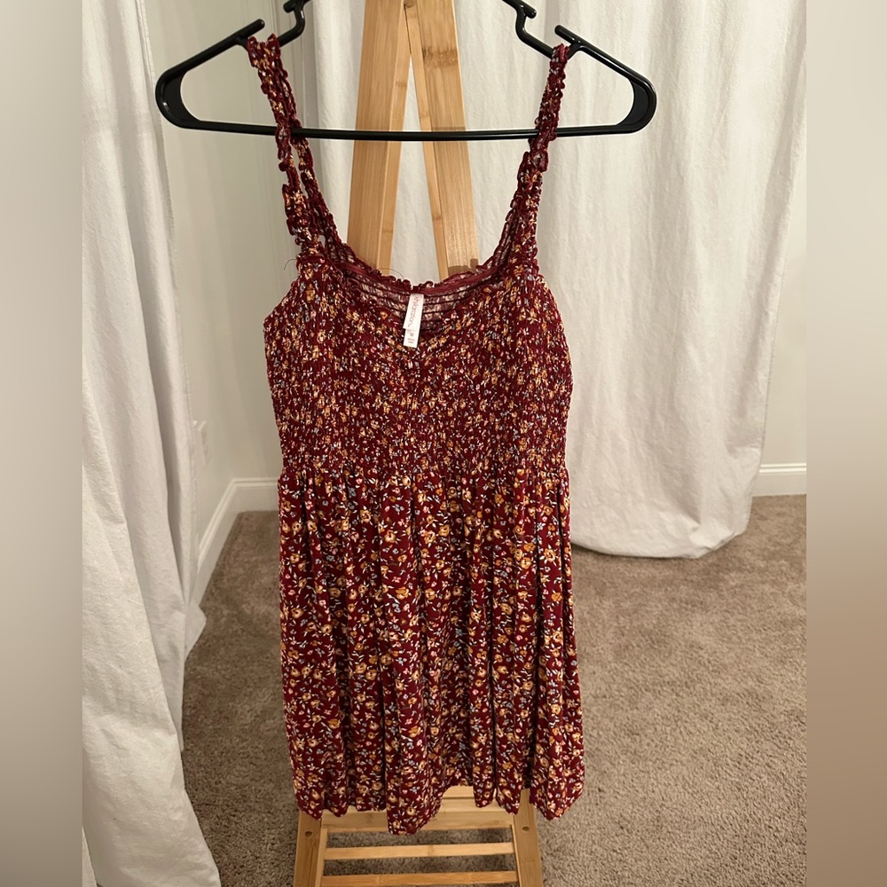 Cute floral dress.